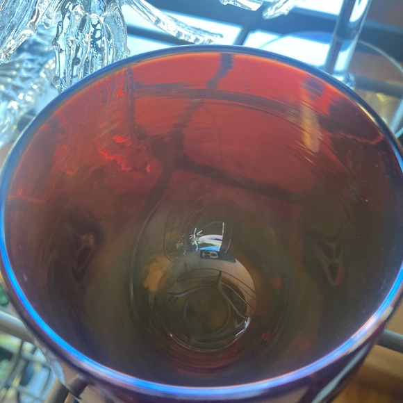 Elegant Red Glass Art Piece - Picture 6 of 8